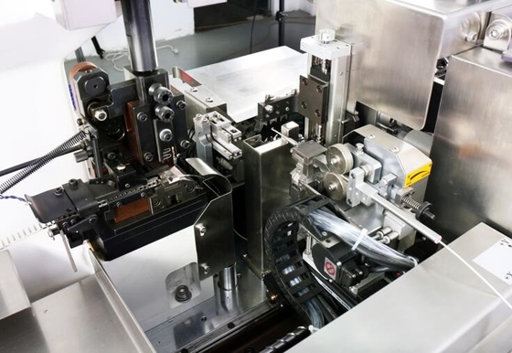 Garantie complètement automatique de rabattement de soudure d'année de type 1 de machine de tête simple